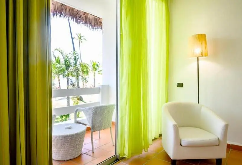 اتاق استاندارد سه تخته با چشم‌انداز باغ, Andilana Beach Resort