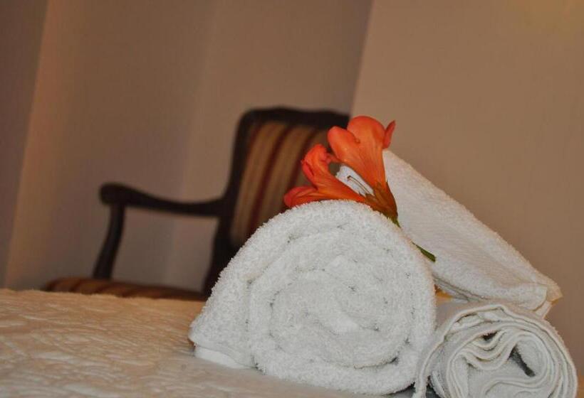 غرفة قياسية ثلاثية, B&b Villa Rosanna