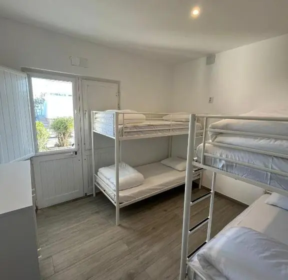 ルームシェアのワンベッド, Blife Faro Beach Hostel & Rooms