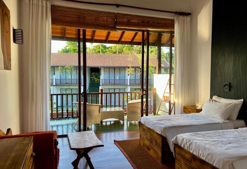 标准间带阳台, Palm Garden Ayurveda Resort