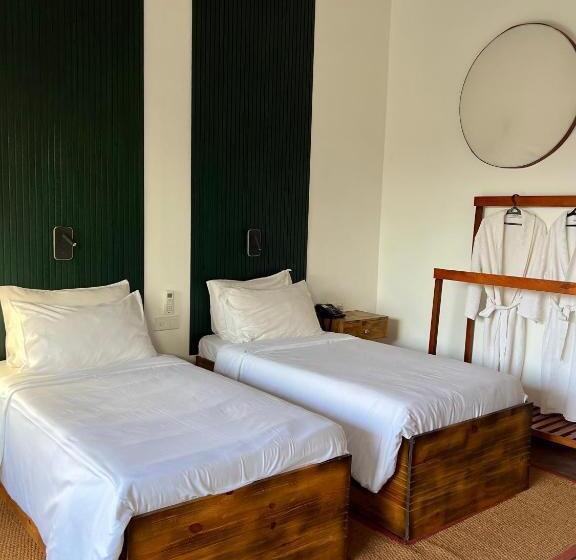 标准间带阳台, Palm Garden Ayurveda Resort