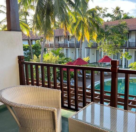 标准间带阳台, Palm Garden Ayurveda Resort