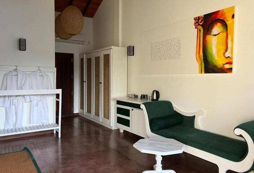 带阳台的豪华间, Palm Garden Ayurveda Resort