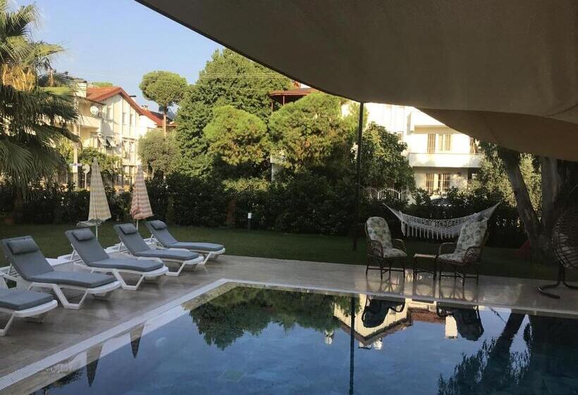 Апартаменты 1 Спальня Вид на Сад, Kalender Apart