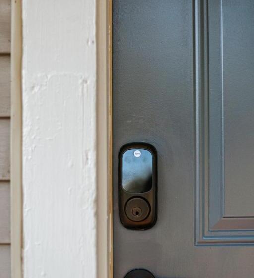 ２ベッドルームアパートメント, Camp Tidbit