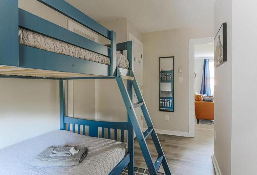 ２ベッドルームアパートメント, Camp Tidbit