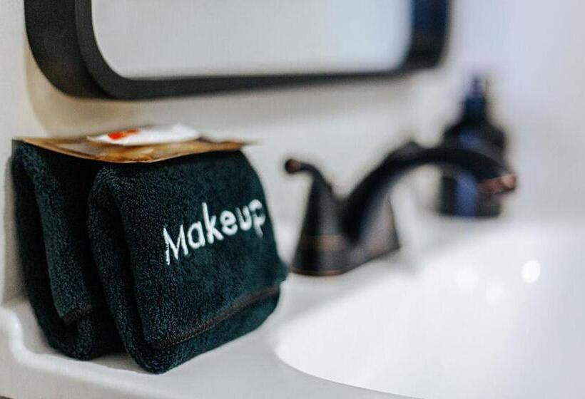 １ベッドルームアパートメント, Camp Tidbit