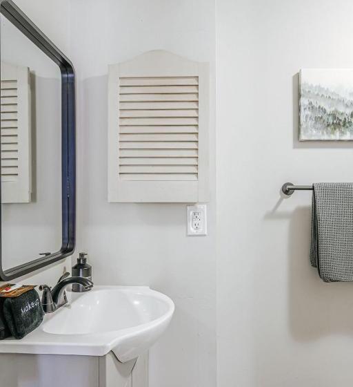 １ベッドルームアパートメント, Camp Tidbit