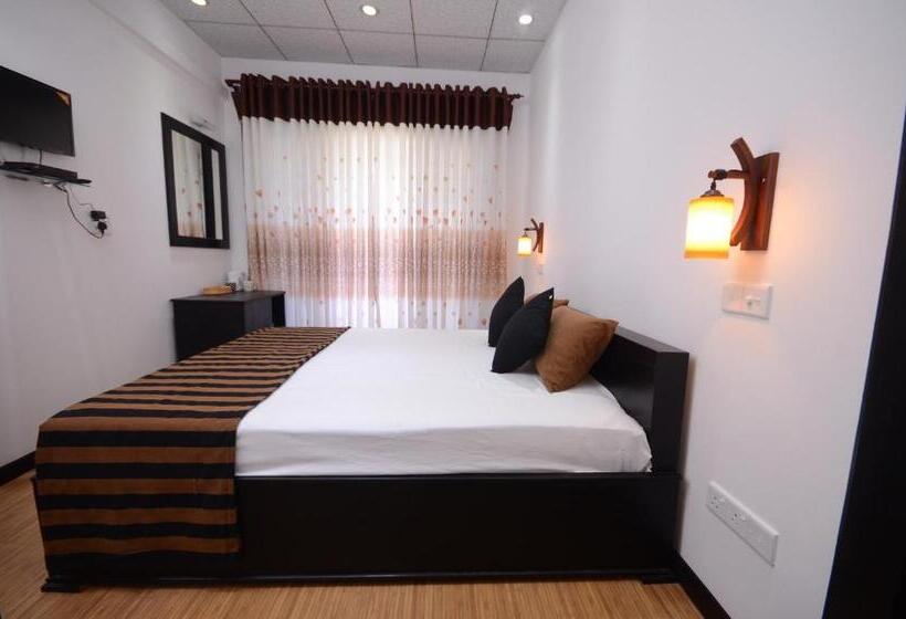 חדר סטנדרט עם מרפסת, L&d Lodge