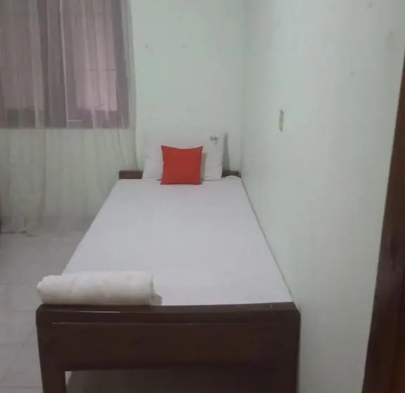 اتاق استاندارد سه نفره, Oshee Home