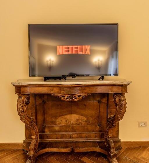 اتاق لوکس, Palazzo Lari Luxury Accommodation