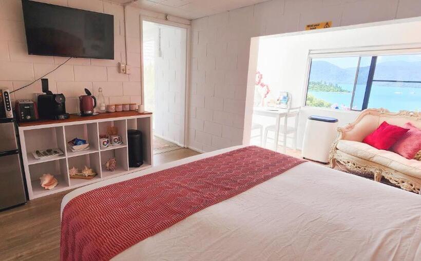 Номер Стандарт Вид на Море, The Haven View   Airlie Beach