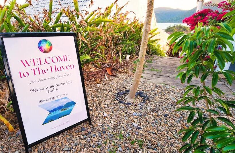 Номер Стандарт Вид на Море, The Haven View Airlie Beach