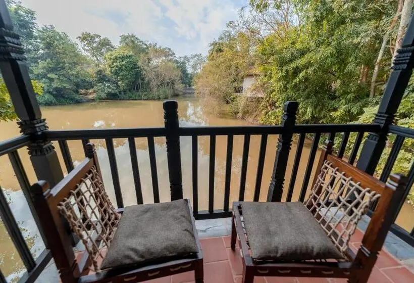 اتاق لوکس, Banbas Resort, Chitwan