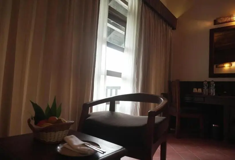 اتاق لوکس با تخت بزرگ, Banbas Resort, Chitwan