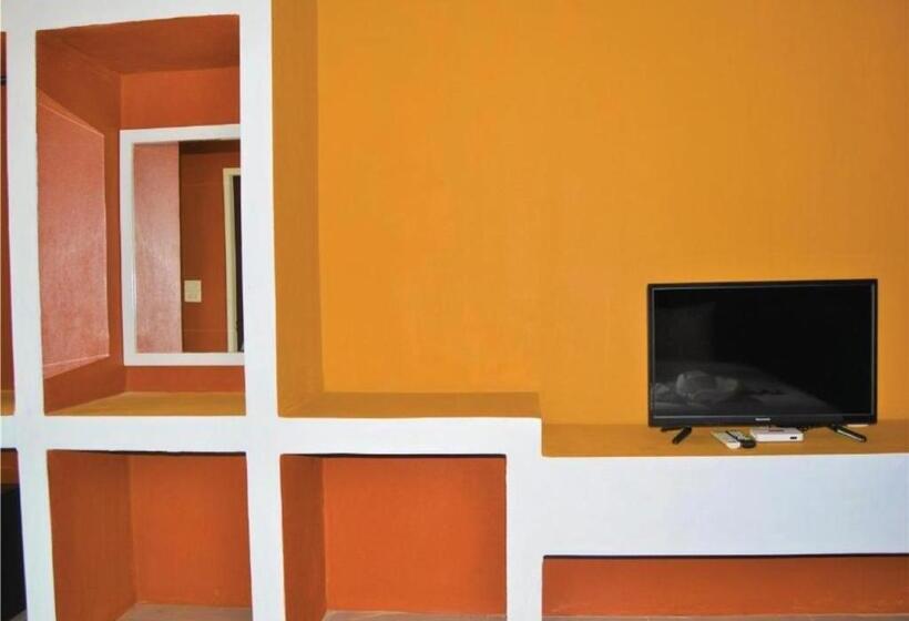 Номер Deluxe с Балконом, World Cat Beach & Resort เวิลด์แคท บีช แอนด์ รีสอร์ท