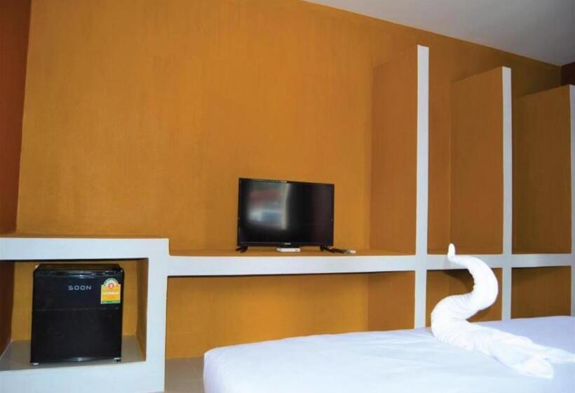 Номер Стандарт Вид на Бассейн, World Cat Beach & Resort เวิลด์แคท บีช แอนด์ รีสอร์ท