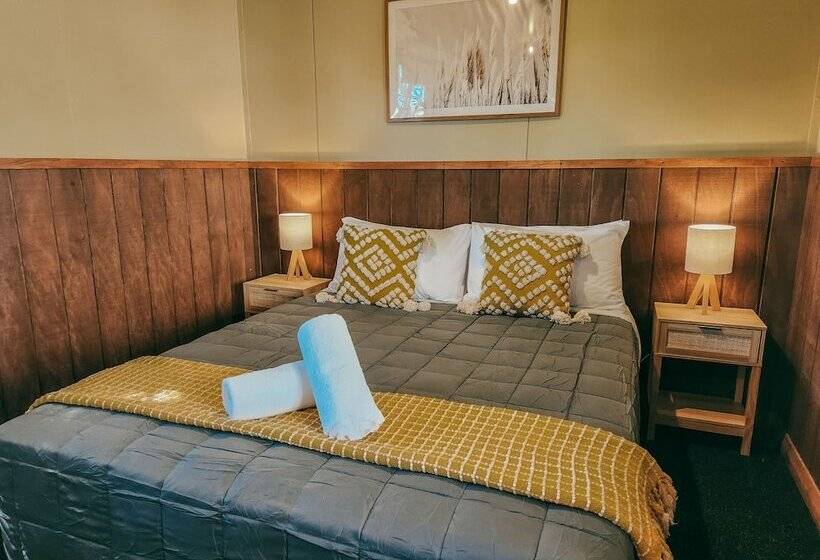 کابین, Lake Mahinapua