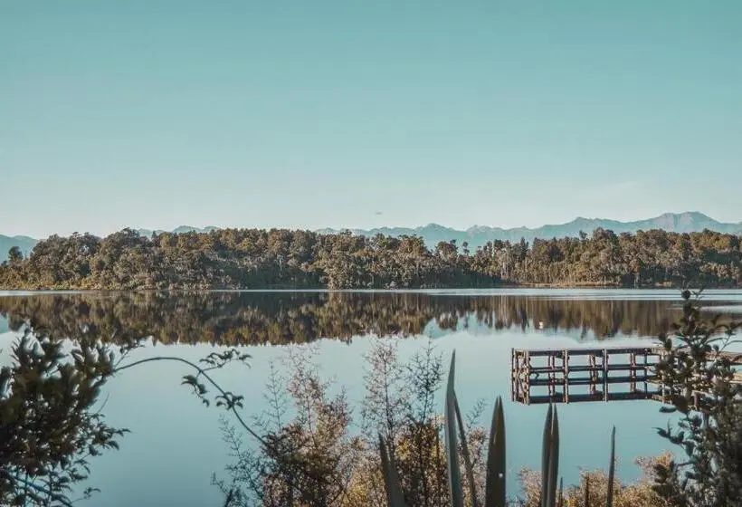 Maja/Mökki, Lake Mahinapua
