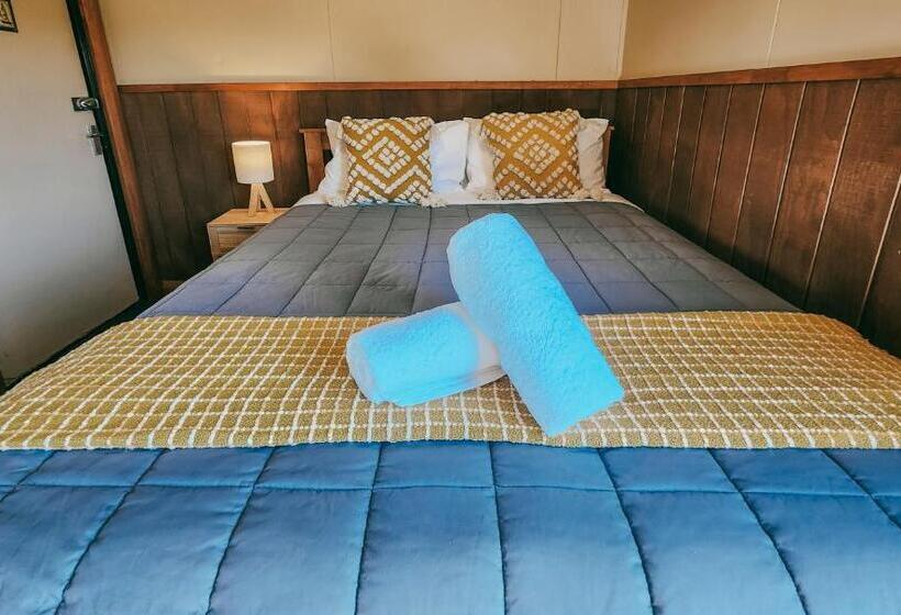 کابین, Lake Mahinapua