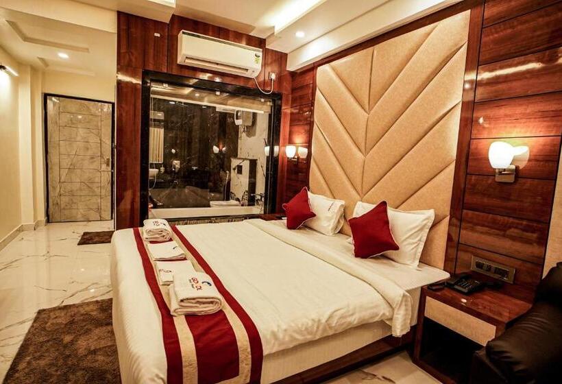 חדר דחוקס עם מיטת קינג, Gogol Beach Resort !! Luxury Room With Mesmerizing Sunset Views & Free Parking !!