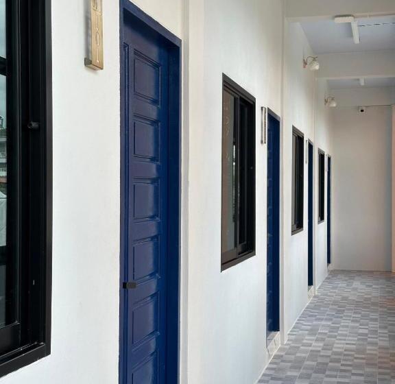 غرفة قياسية, Art Nara