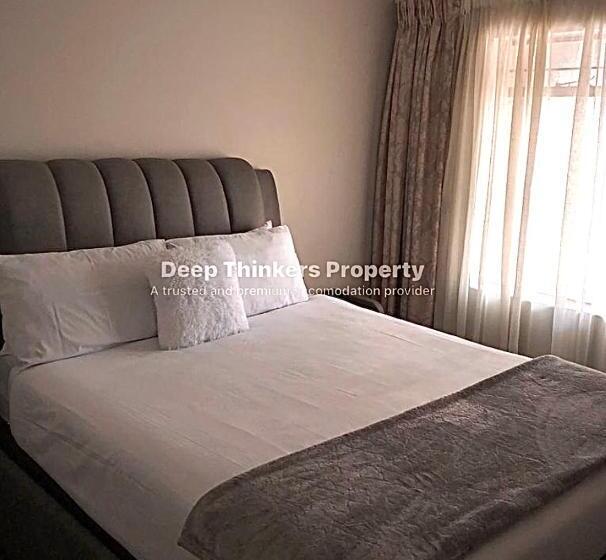 شقة غرفتين, Deep Thinkers Property