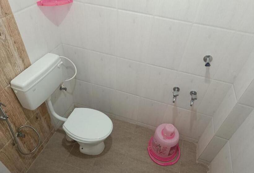 家庭工作室, Royal Beach Service Apartment