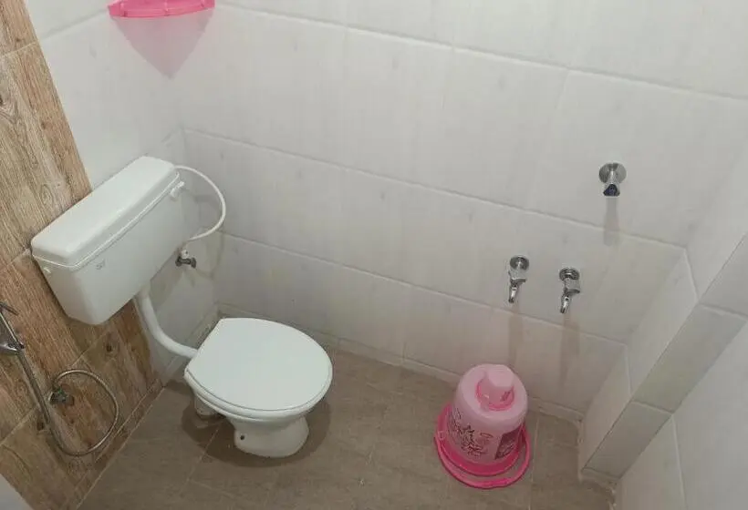 ファミリーステューディオ, Royal Beach Service Apartment