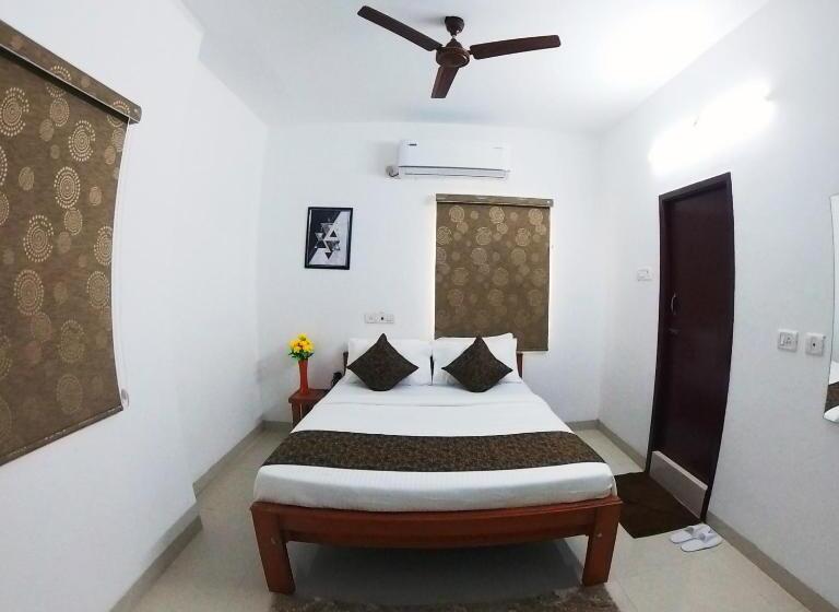 家庭工作室, Royal Beach Service Apartment