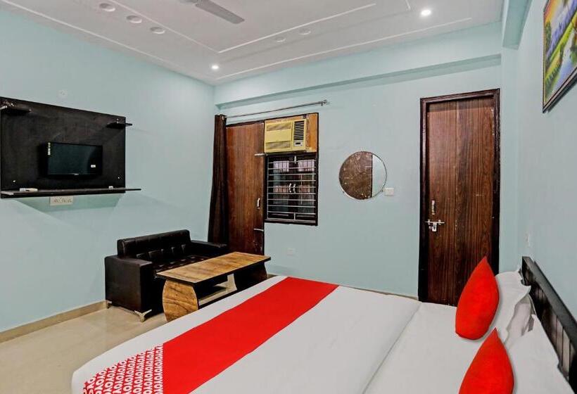 Трехместный Номер Классика, Oyo Flagship Hotel Umen