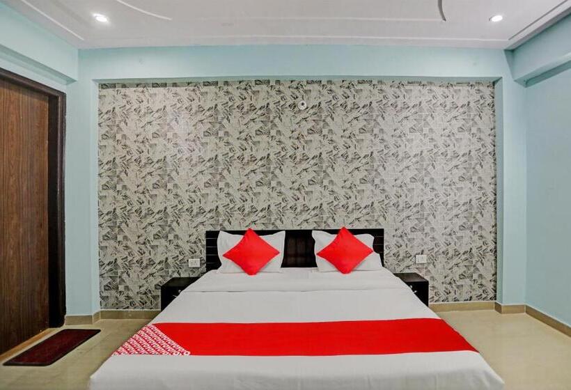 Трехместный Номер Классика, Oyo Flagship Hotel Umen