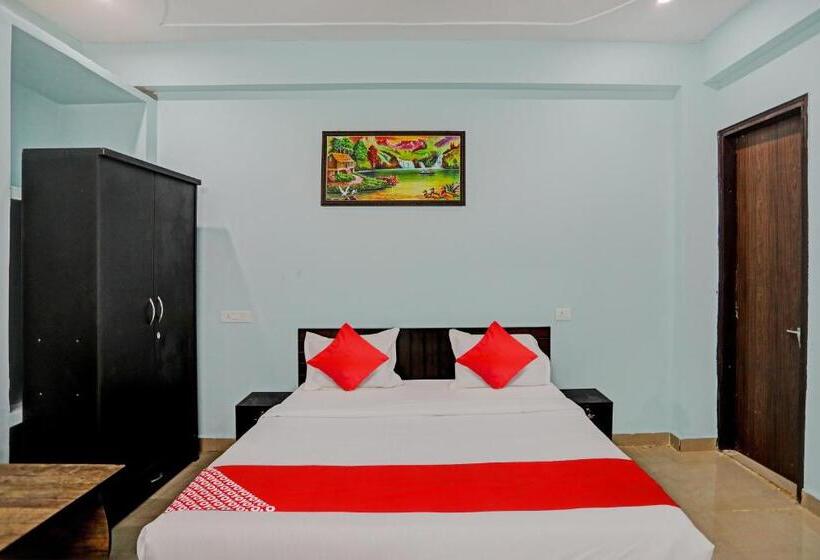 Трехместный Номер Классика, Oyo Flagship Hotel Umen