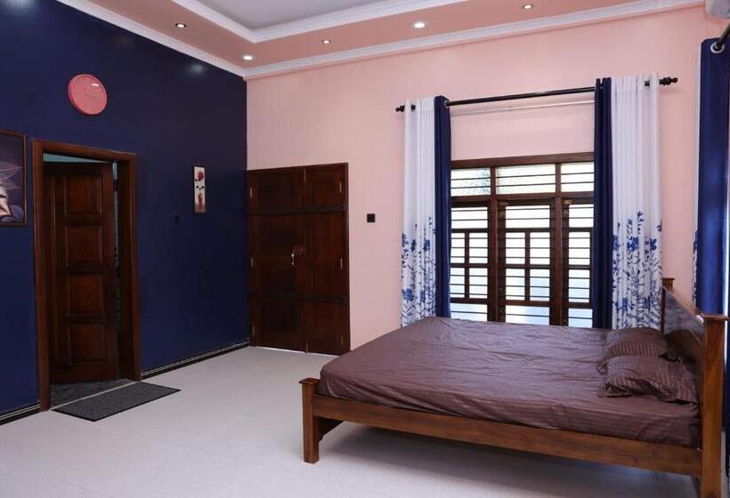 اتاق استاندارد با وان آب گرم, Hajiz Palace