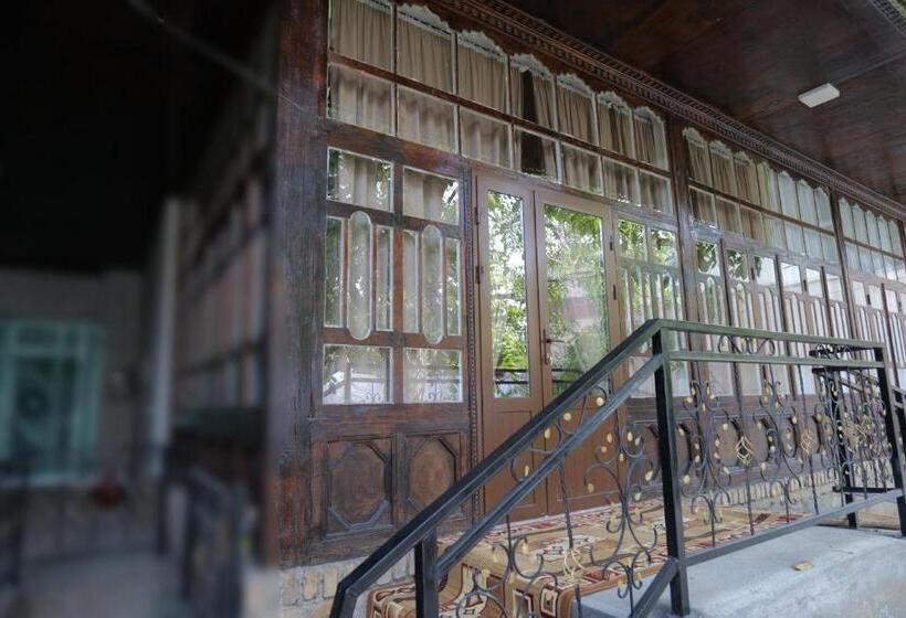 Quarto Quádruplo Estandar, Sofia