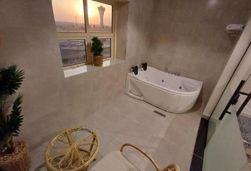 带大床的套房, فندق الزوين   Alzuwain