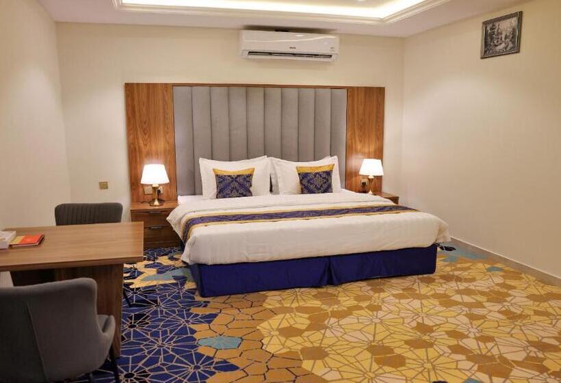 带大床的套房, فندق الزوين   Alzuwain