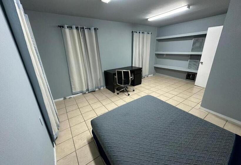 غرفة قياسية حمام مشترك, Humble Abode At El Monte