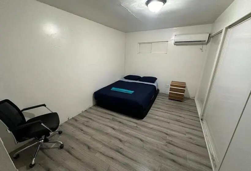 バス共有のスタンダードルーム, Humble Abode At El Monte