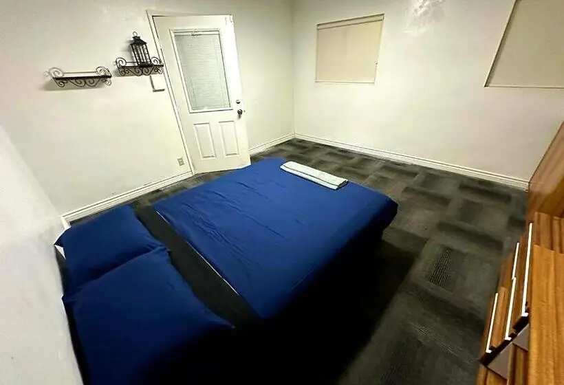 バス共有のスタンダードルーム, Humble Abode At El Monte