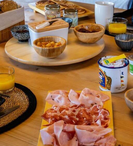 家庭山景房, Chambres Et Table D Hôtes Au Chalet Datcha