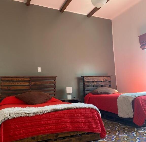 Трехместный Номер Стандарт Вид на Сад, H1915 Hotel Boutique
