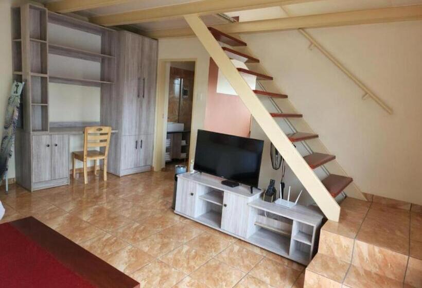 דירת חדר, Lily Park Themepark