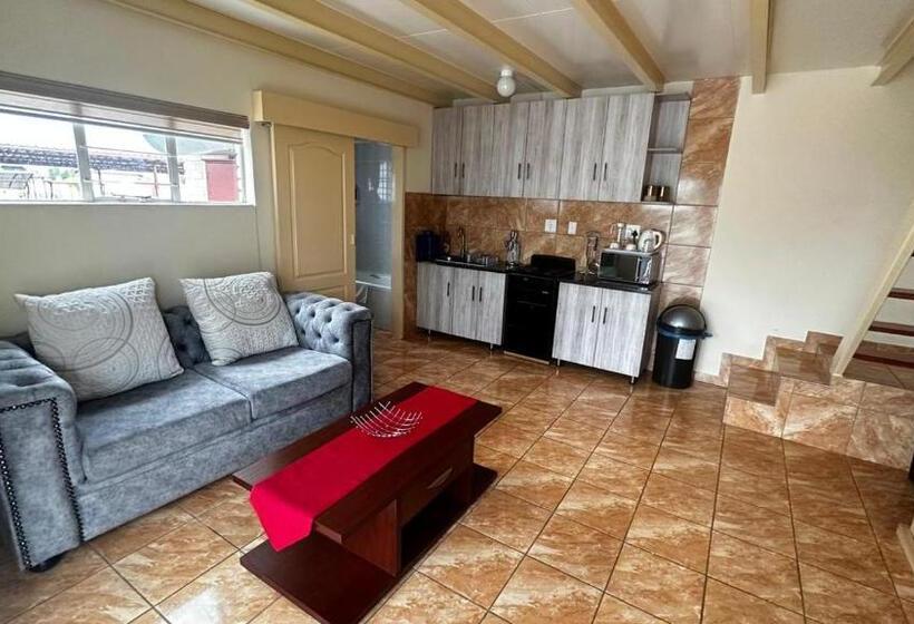 דירת שני חדרים, Lily Park Themepark