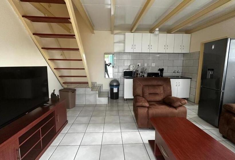 דירת שני חדרים, Lily Park Themepark