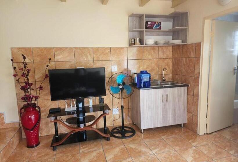 דירת חדר, Lily Park Themepark