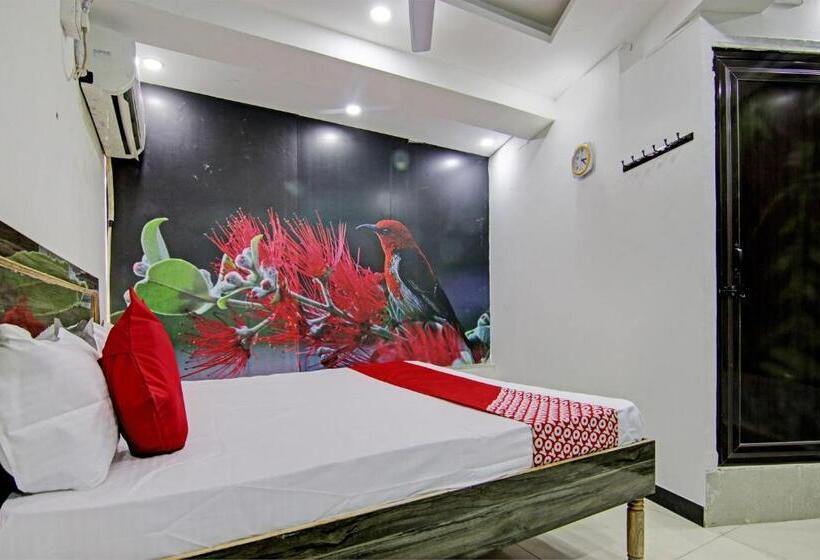 Quarto Triplo Clássico, Oyo Flagship Rk Plaza