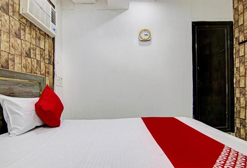 Quarto Triplo Clássico, Oyo Flagship Rk Plaza