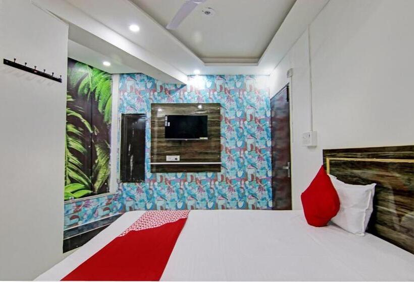 Quarto Triplo Clássico, Oyo Flagship Rk Plaza