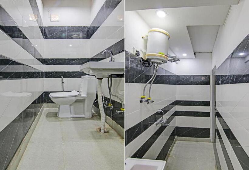 Quarto Triplo Clássico, Oyo Flagship Rk Plaza